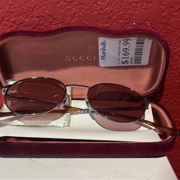 Authentic Gucci sunnies - Picture 4 of 4